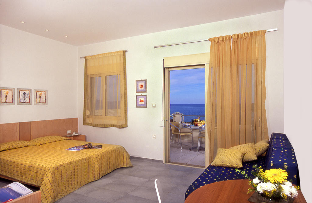 Platanés Lissos Beach الغرفة الصورة